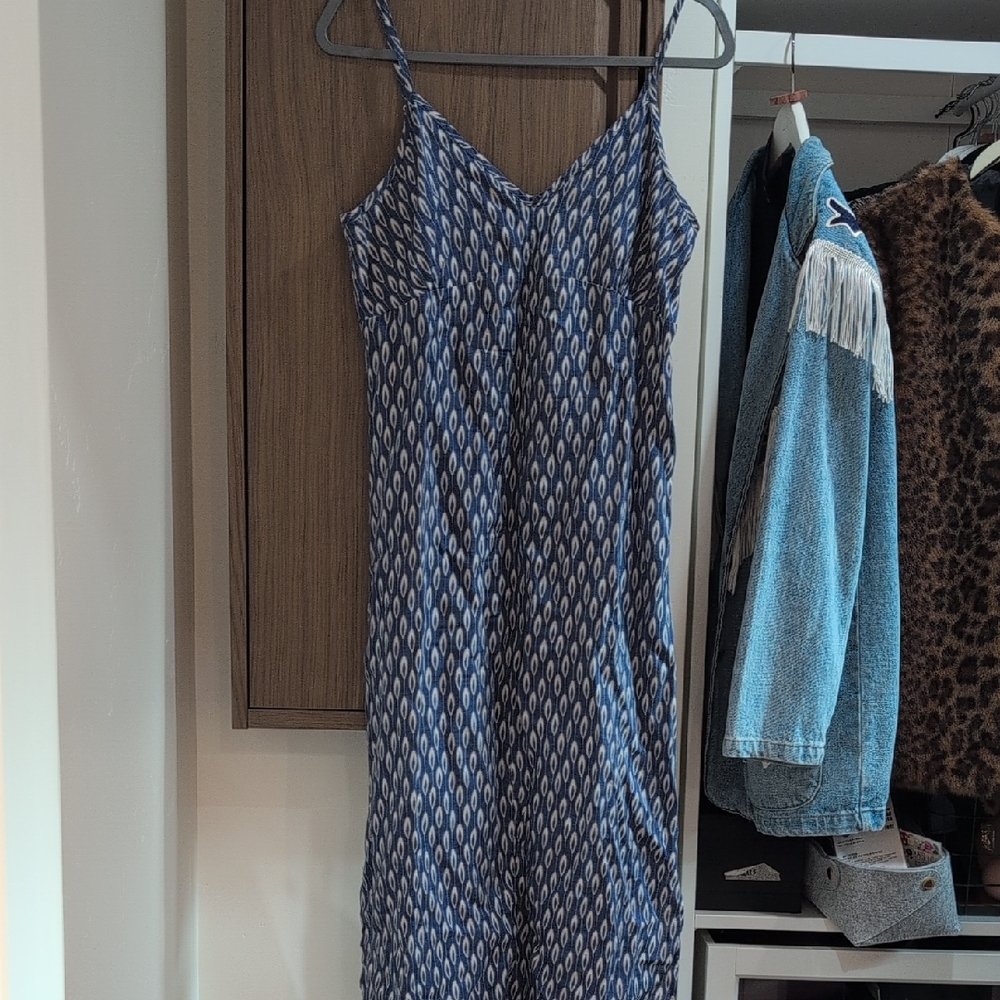 Studio Blue and White Leaf Print Top